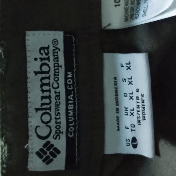 NWT Women's Columbia Shorts Khaki, Large - Picture 13 of 16